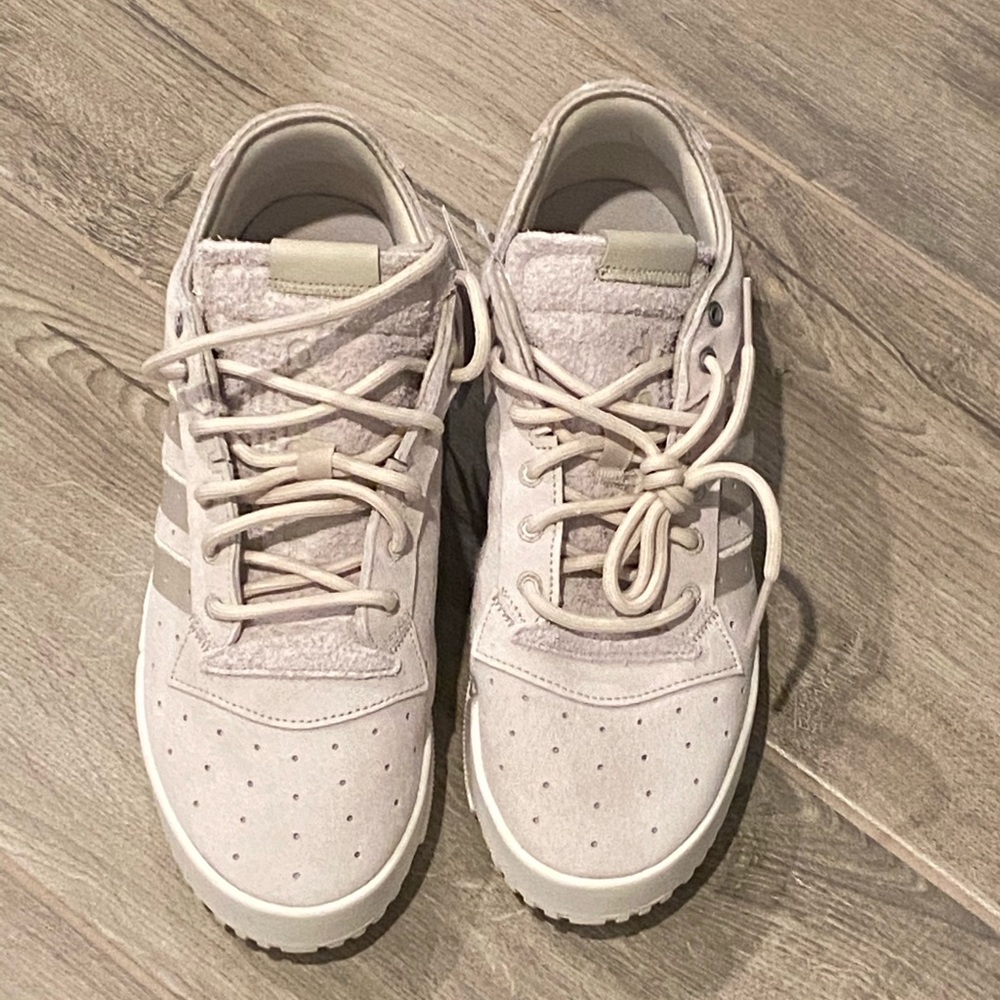 Addidas Rivalry RM low cloud white 10.5 NWT